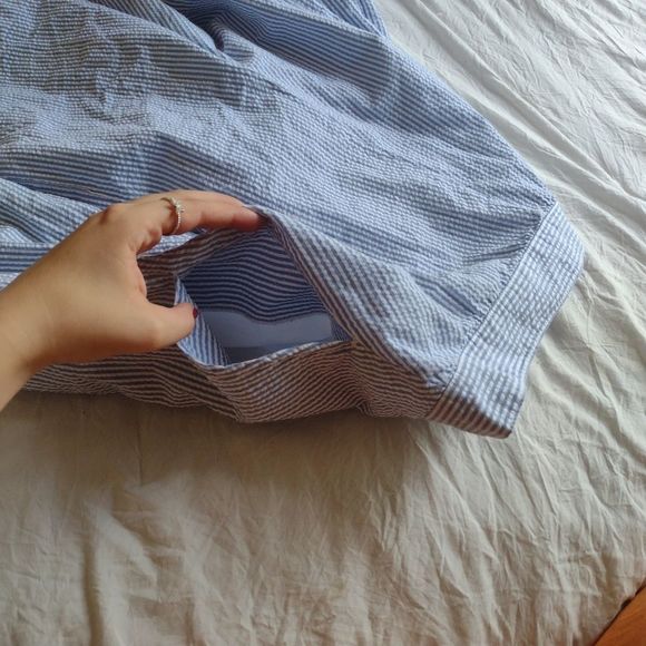 Eddie Bauer blue and white seersucker striped loose shorts size 32 - Picture 7 of 10